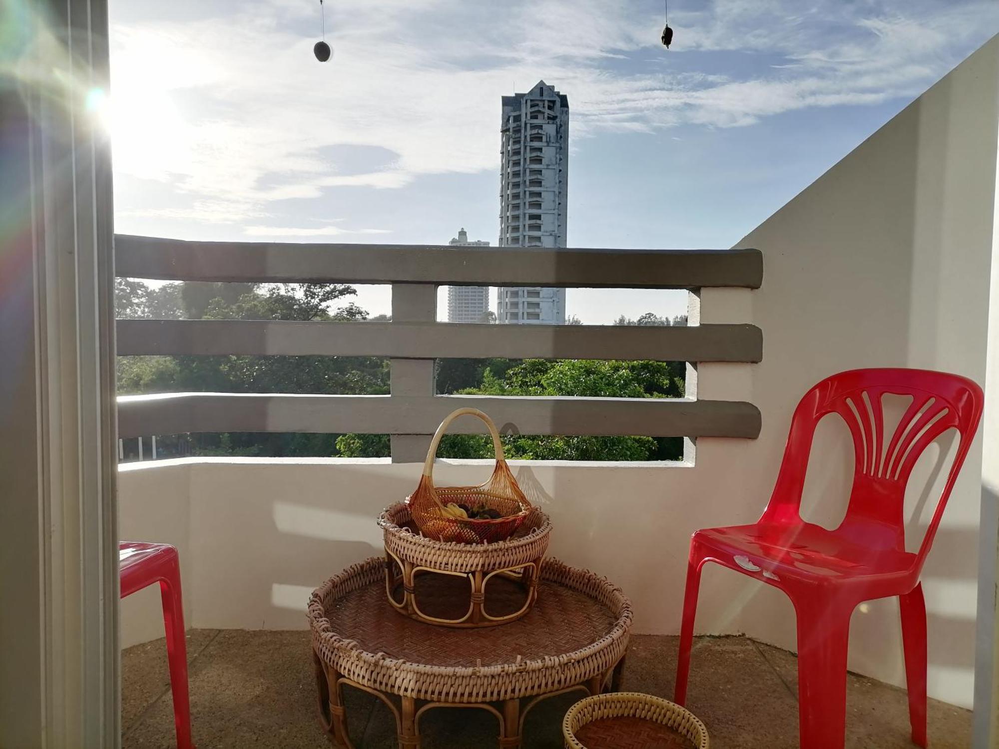 Beachfront Cozy * Ban Phe