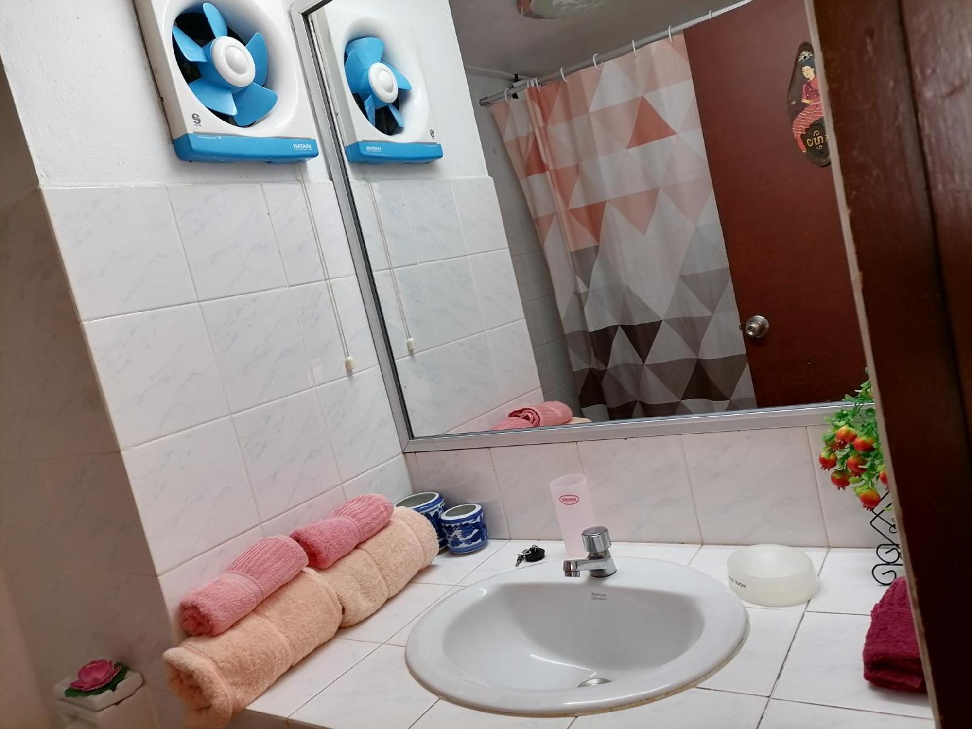 Beachfront Cozy Apartment Ban Phe